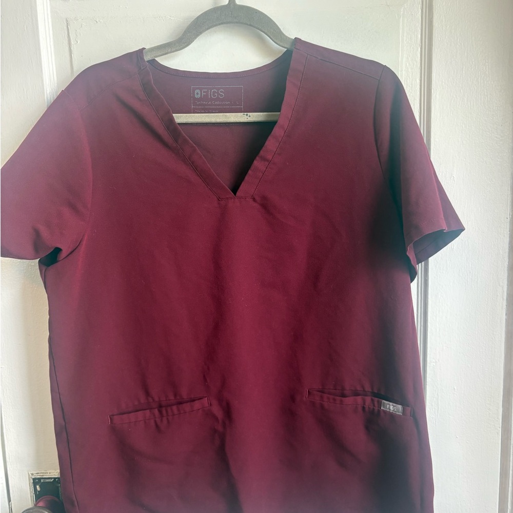 Figs V-Neck Scrub Top in Burgundy